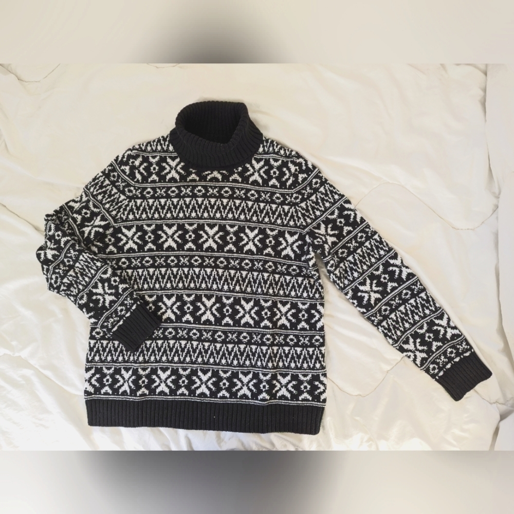 Black & White Fair Isle turtleneck sweater size M petite